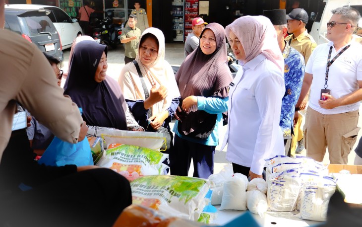 Wakil Bupati Bintan Tinjau Pasar Murah di Tanjunguban