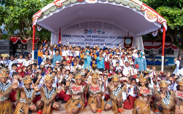 Tri saat menghadiri Peringatan Hari Anak Nasional Tahun 2025 yang berlangsung di Kabupaten Nabire, Papua Tengah, Rabu (23/7/2025)