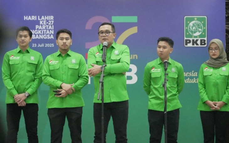 Ketua Panitia Harlah Ke-27 PKB, Ahmad Iman Sukri memberikan keterangan pers di Jakarta, Senin (7/7)