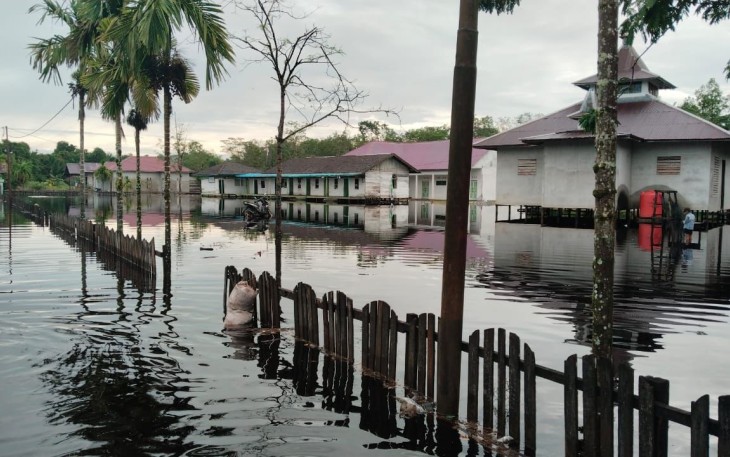 Hujan dengan intensitas tinggi sebabkan banjir di sebagian besar wilayah Kalimantan Barat yang terjadi sejak (11/1).
