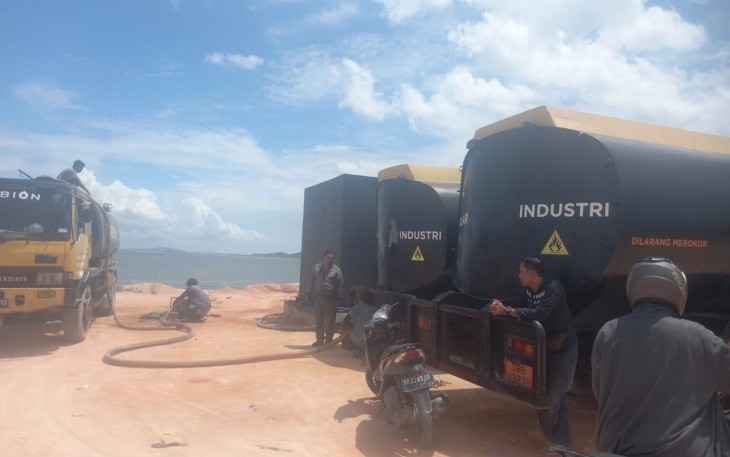 Bahan Bakar Minyak (BBM) jenis solar yang terletak di Parit Rampak Kecamatan Meral, Kabupaten Karimun