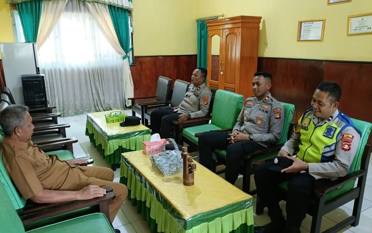 Kapolsek Belitang III Sambangi SMA Negeri I Belitang III