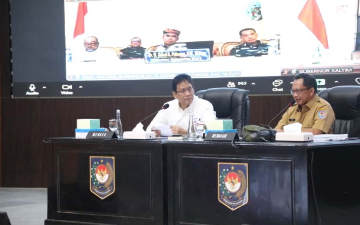 Menteri Dalam Negeri (Mendagri) Muhammad Tito Karnavian saat membuka Rapat Koordinasi Pengendalian Inflasi Tahun 2025 yang dirangkaikan dengan Pengarahan Menteri Keuangan terkait percepatan realisasi belanja untuk pertumbuhan ekonomi. Kegiatan tersebut berlangsung secara hybrid dari Gedung Sasana Bhakti Praja (SBP) Kantor Pusat Kemendagri, Jakarta, Senin (20/10/2025)