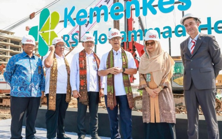 Peletakan batu pertama (groundbreaking) dilakukan oleh Menteri Kesehatan Budi Gunadi Sadikin bersama Sekretaris Daerah, Direktur Utama, dan jajaran direksi RSMH.