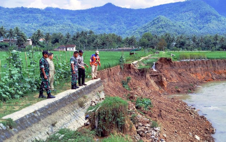 Pasca Banjir di Desa Kertosono