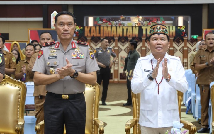 Wakapolda Kalimantan Tengah (Kalteng), Brigjen Pol Dr. Rakhmad Setyadi, S.I.K., S.H., M.H., mewakili Kapolda Irjen Pol Iwan Kurniawan, S.IK., M.Si. , menghadiri Rapat Koordinasi Teknis (Rakortek) Percepatan Operasionalisasi Koperasi Desa/Kelurahan Merah Putih Provinsi Kalteng, di Aula Jayang Tingang Kantor Gubernur Kalteng, Selasa (25/11/2025)