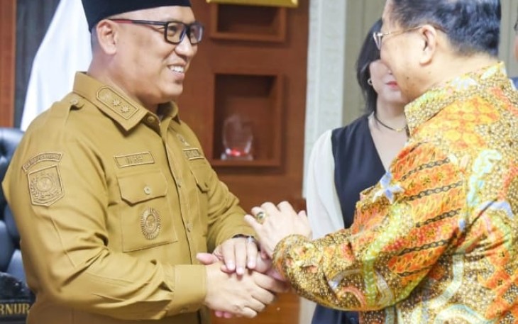 Wakil Gubernur Kepulauan Riau, Nyanyang Haris Pratamura, menerima kunjungan dari Perhimpunan Indonesia Tionghoa (INTI) yang dipimpin langsung oleh Ketua Umum INTI, Teddy Sugianto, di Ruang Kerja Wakil Gubernur Kepri, Tanjungpinang, Selasa (29/4)