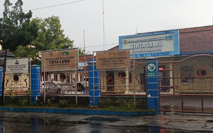Kantor PUDAM Tirta Lawu, di Komplek Perkantoran Cangakan, Kabupaten Karanganyar