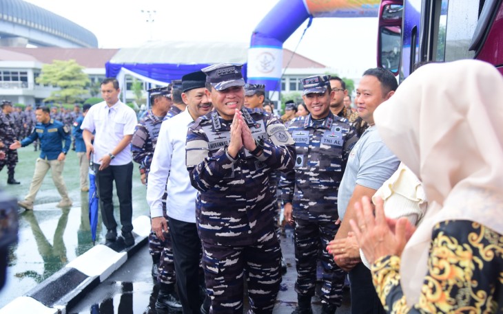 Panglima Kolinlamil Dampingi Kasal Lepas Mudik Jalur Laut dan Darat 
