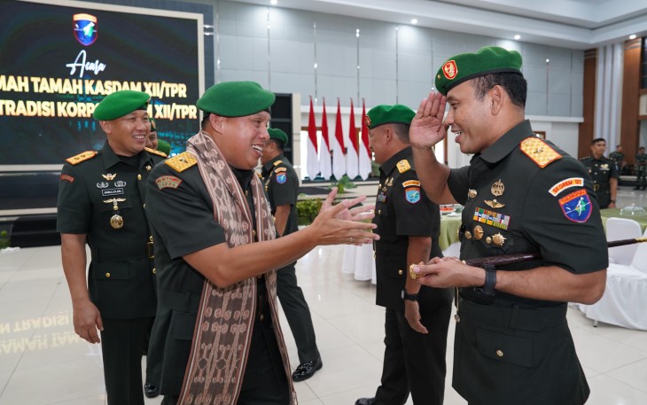Danrem 121/ABW Hadiri Serah Terima Jabaran Kasdam XII/TPR