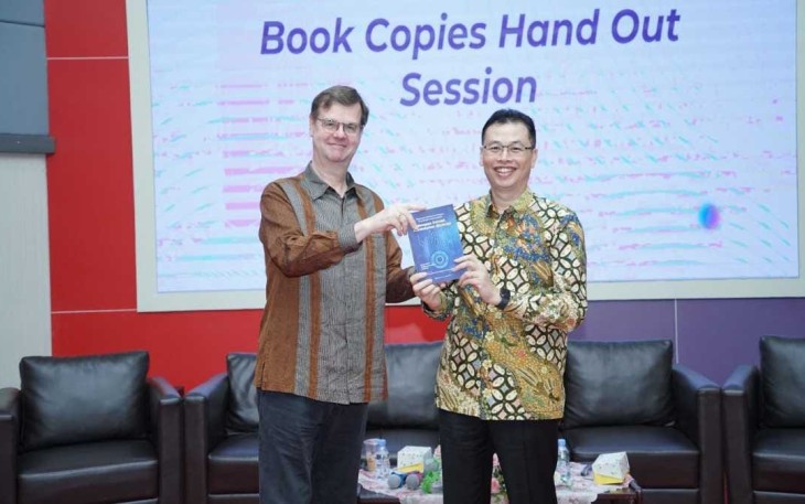 Kementerian Pendayagunaan Aparatur Negara dan Reformasi Birokrasi (PANRB) berkolaborasi dengan Fakultas Ilmu Administrasi Universitas Indonesia mengadakan kegiatan Knowledge Sharing dan Peluncuran Buku 'Bagaimana Membentuk Negara yang Berjiwa Kewirausahaan: Mengapa Inovasi Membutuhkan Birokrasi', di Depok, Kamis (10/04/2025)