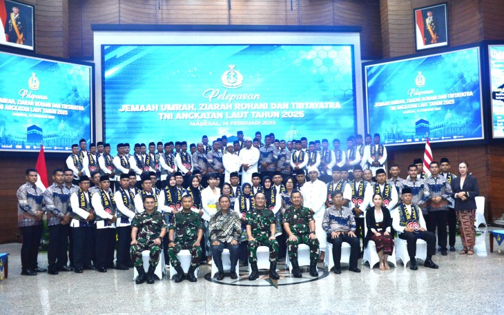 IR Kolinlamil Hadiri Pelepasan Peserta Ibadah TNI AL ke Luar Negeri