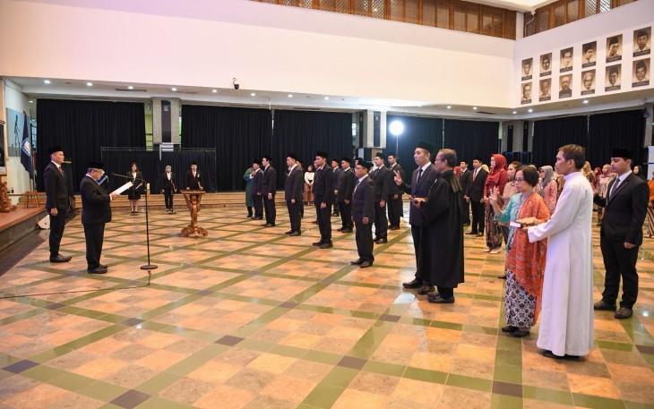 Menteri Pendidikan Dasar dan Menengah, Abdul Mu’ti melantik 59 pejabat fungsional di Plasa Insan Berprestasi, Gedung A, Kantor Kemendikdasmen, Jakarta, Jumat (21/2)