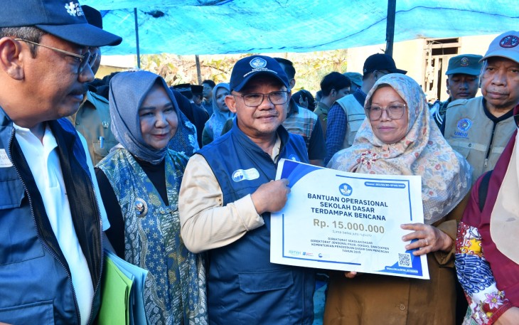 Mendikdasmen, Abdul Mu'ti, di Kabupaten Langkat, Selasa (9/12).