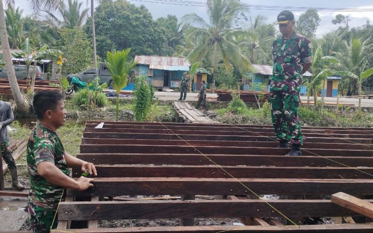 Kasdim 1710/Mimika Tinjau Pengerjaan Sasaran Fisik Pra TMMD Ke-124