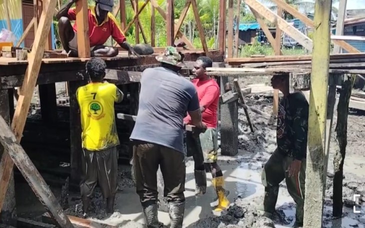  Kebersamaan Dengan Warga Masyarakat Terlihat Sejak Dibuka Pra TMMD Ke-124 Kodim 1710/Mimika