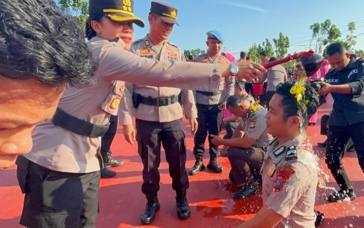 Upacara Kenaikan Pangkat dipimpin langsung Kapolres Bintan AKBP Yunita Stevani, SIK. Msi.