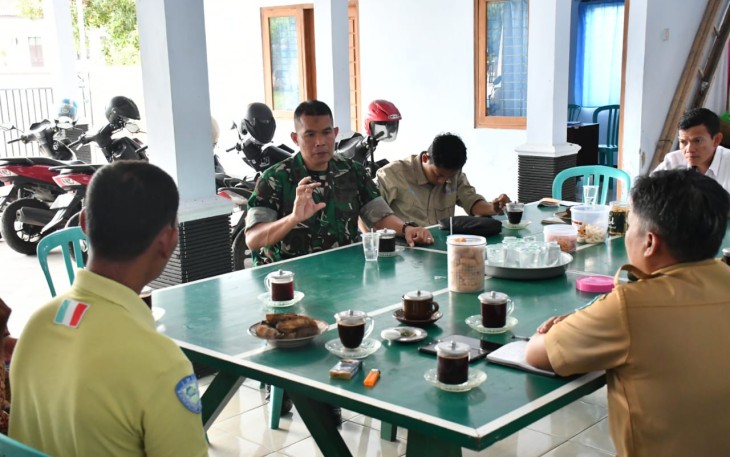 Komandan Kodim 0802/Ponorogo Letkol Inf Dwi Soerjono melakukan peninjauan langsung ke Kantor Balai Penyuluhan Pertanian (BPP) yang ada di Jalan Raya Siman Kecamatan Siman Kabupaten Ponorogo, Selasa (25/02/2025)