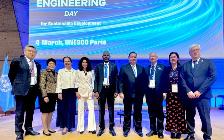 Menko Perekonomian Airlangga Hartarto foto bersama dalam acara World Engineering Day 2025 di UNESCO, Paris, Selasa (4/3)