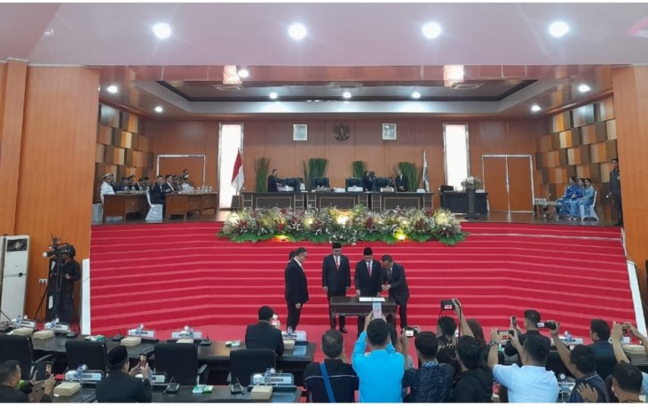 Paripurna Serah Terima Walikota dan Walikota Bitung yang di gelar di ruang sidang DPRD Kota Bitung
