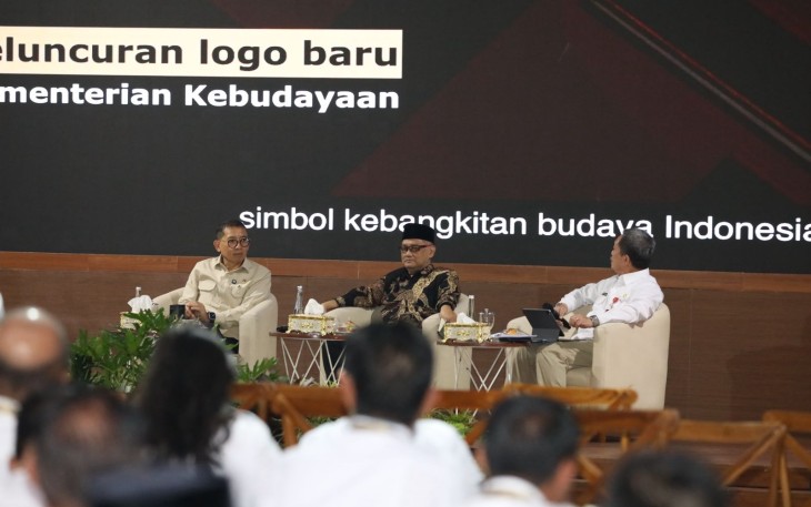 Menteri Kebudayaan Fadli Zon  saat menyampaikan materi pada Retret Kepala Daerah 2025 di Lembah Tidar Akademi Militer (Akmil) Magelang, Jawa Tengah, Rabu (26/2/2025)