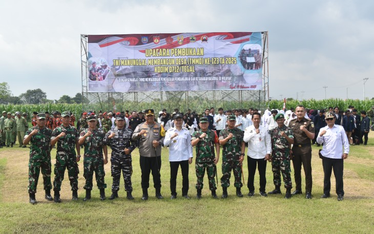 Danrem 071/Wijayakusuma Kolonel Inf Jamaluddin, S.I.P., M.I.P Hadiri Pembukaan TMMD Ke-123
