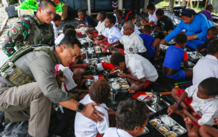 Kogabwilhan III saat Turun Langsung Bantu Warga Krepkuri lewat Baksos