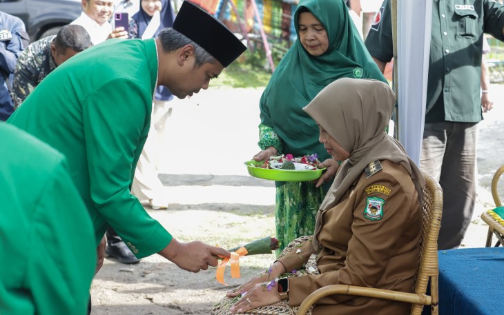 Wakil Wali Kota Pematangsiantar Herlina hadiri acara Tasyakuran dan Punggahan Menyambut Bulan Ramadhan 1446 Hijriyah 2025,  di halaman Kantor PD Al-Washliyah Jalan Radjamin Purba Kelurahan Bukit Sofa Kecamatan Siantar Sitalasari