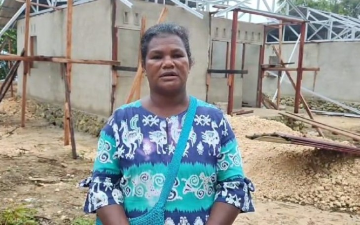 Berkat TMMD ke-123, Anak Ibu Yakomina Kmur Terima Rumah Bantuan