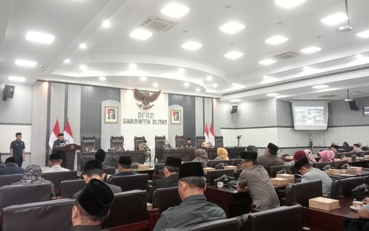 Rapat Paripurna DPRD Kabupaten Blitar, Jumat (21/08/2026). (Foto : Klikwarta.com)