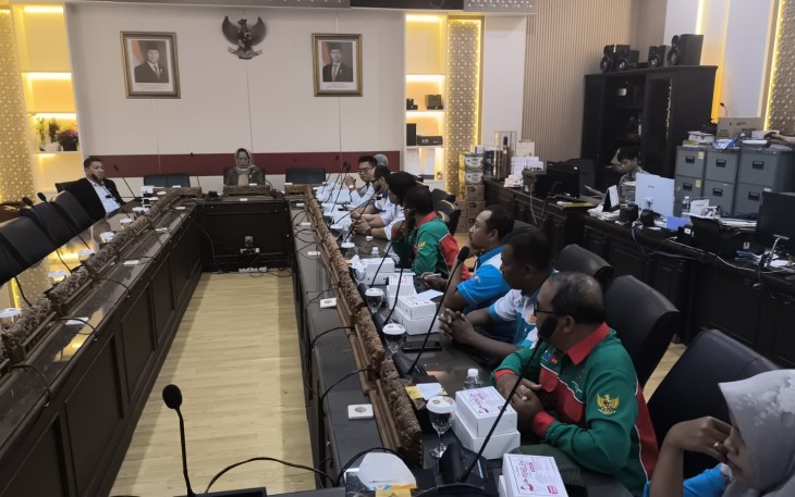 Rapat Komisi E DPRD Jatim dengan buruh