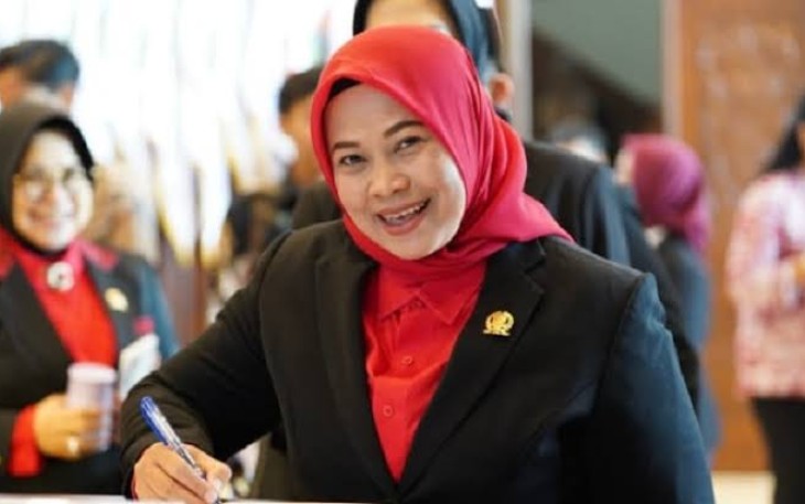 anggota Fraksi PDIP DPRD Jatim Wiwin Sumrambah