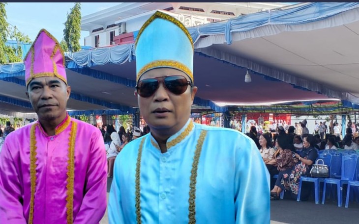 Puboksa Hutahaean (Pakaian Adat Putih)