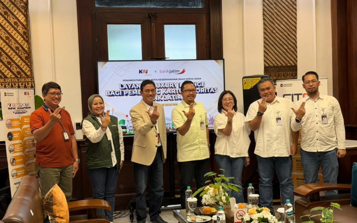 penandatanganan Nota Kesepahaman (MoU) kerja sama strategis antara PT KAI Wisata dan Bank Jatim yang digelar pada Jumat hari ini 30 januari 2026  di VIP Room Stasiun Yogyakarta.