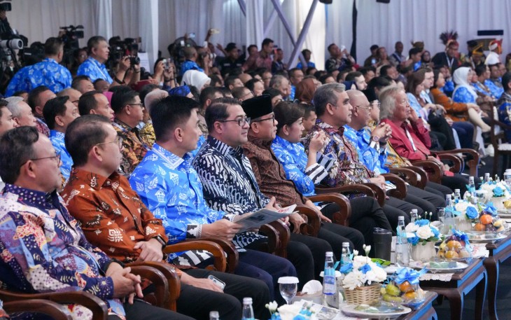 Menteri Ekonomi Kreatif, Teuku Riefky Harsya, menghadiri puncak peringatan Hari Pers Nasional 2026 (HPN) di Masjid Raya Al-Bantani, Serang, Banten, Senin (9/2/2026).