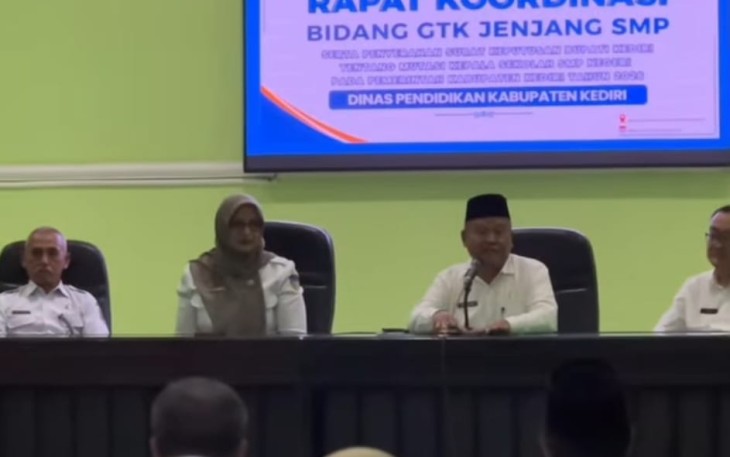 Kepala Dinas Pendidikan Kabupaten Kediri Dr. Mokhamat Muhsin, M.Pd.