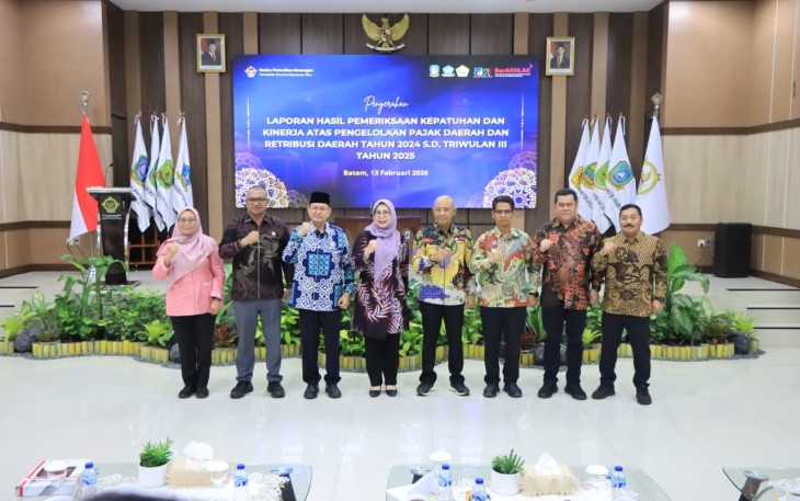 Sekda Ronny saat penerimaan LHP, Jumat (13/02) di Auditorium BPK Perwakilan Kepri, Batam Center, Kota Batam.