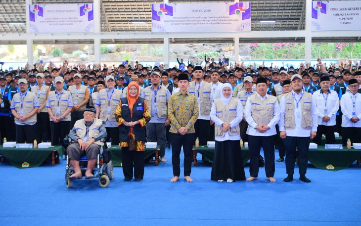 Wapres Gibran saat membuka Perkemahan Akhir Tahun Ajaran Cinta Alam Indonesia (Permata CAI) ke-47 Tahun 2026 di Bumi Perkemahan Kosambiwojo, Dusun Kombo, Desa Sambirejo, Kecamatan Wonosalam, Kabupaten Jombang, Senin (29/6).