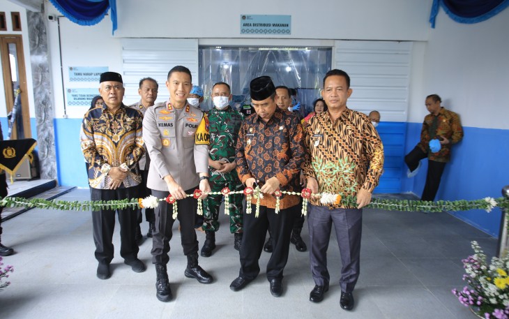 Kapolres Madiun Resmikan SPPG ke 2 dan 3 di Desa Sogo