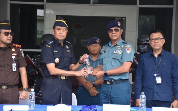 TNI AL Berhasil Gagalkan Peredaran Minuman Keras Ilegal di Pelabuhan Bakauheni 