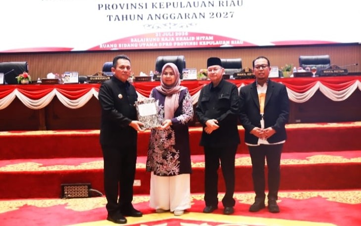 Gubernur Ansar Sampaikan KUA-PPAS di DPRD
