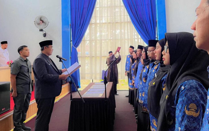 Penjabat (Pj) Sekretaris Daerah Kota Bengkulu Medy Pebriansyah Lantik 12 Guru Ahli Pertama /Foto : MC 
