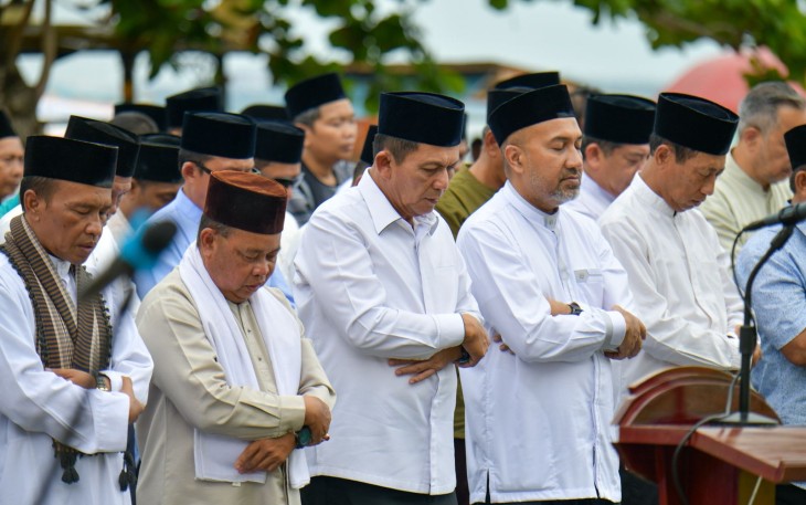 Pemprov Kepri saat Gelar Shalat Istisqa di Halaman Balai Adat Pulau Penyengat