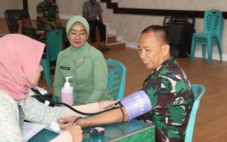 Dandim 0315/Tanjungpinang Ikuti Aksi Donor Darah dalam Rangka HUT Persit ke-80 Tahun 2026