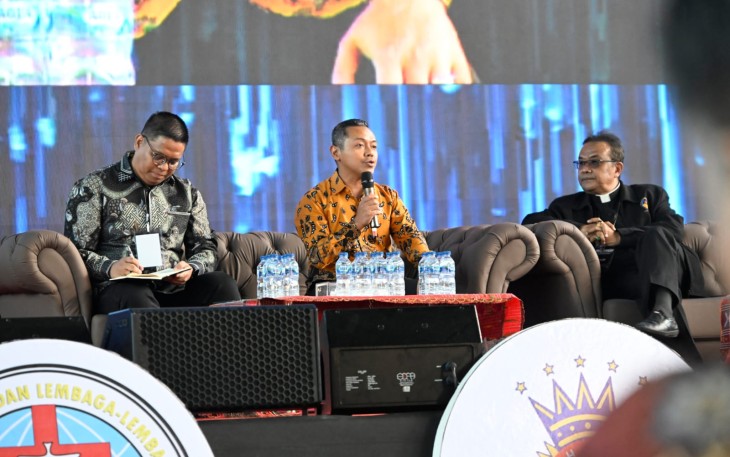  kepentingan untuk memperkuat kolaborasi dalam meningkatkan mutu pendidikan nasional," tutur Wakil Menteri Pendidikan Dasar dan Menengah (Wamendikdasmen) Fajar Riza Ul Haq, dalam diskusi pendidikan pada rangkaian Hari Doa Nasional 2026 yang diselenggarakan Forum Masyarakat Kristen Indonesia (FMKI), di Balikpapan, Kalimantan Timur, Jumat (3/7)