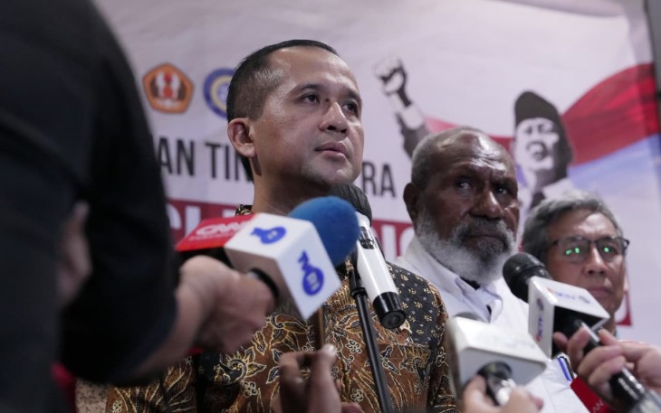 Anggota Komite Eksekutif Percepatan Pembangunan Papua, John Gluba Gebze dalam konferensi pers Kementerian Transmigrasi belum lama ini