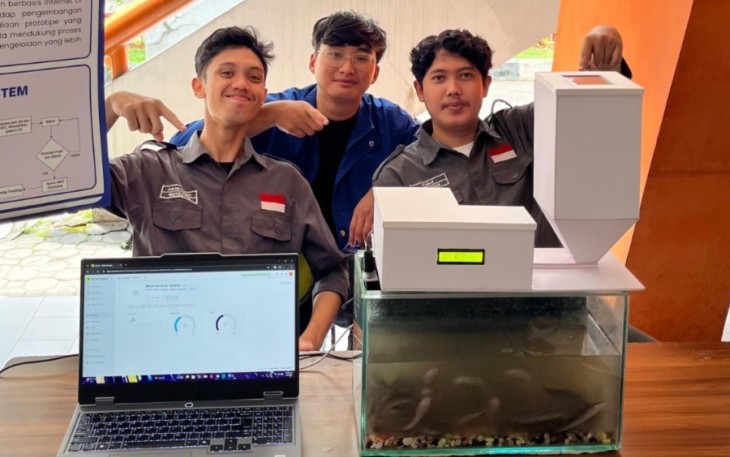 Mahasiswa UPER Rancang Teknologi Pakan Cerdas 