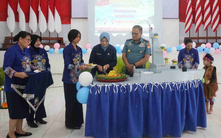 Komandan Kodaeral XIV Laksamana Muda TNI Djatmoko