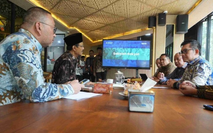 Mensos Saifullah Yusuf bersama Kepala LAN Muhammad Taufiq di Jakarta, Kamis (15/1)