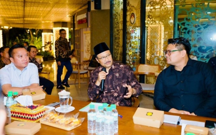 Mensos Saifullah Yusuf saat berdialog dengan Wakil Ketua MPR Archandra di Jakarta, Kamis (15/1)